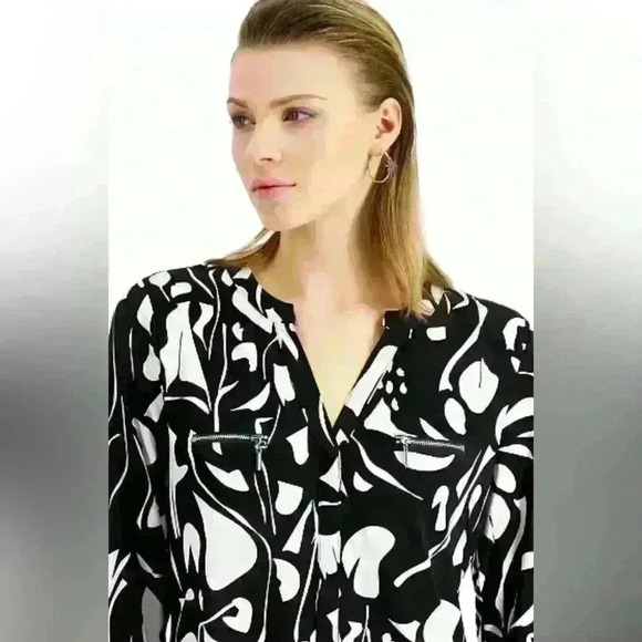 INC International Concepts Black and White Abstract V-Neck Blouse Women’s 2X - Picture 2 of 11